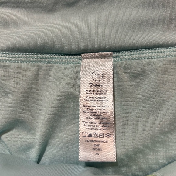 Ivivva Shorts - Size 12 (Girls) - Picture 3 of 3